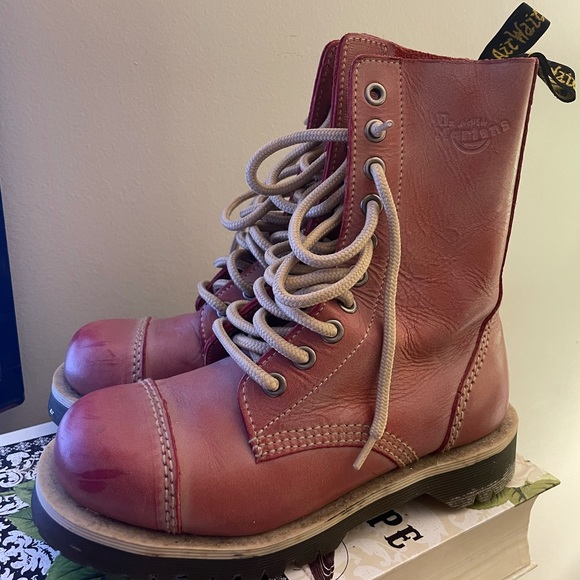 Bubblegum Pink Dr. Martens - Picture 1 of 7